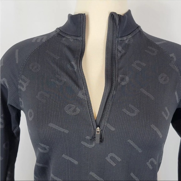 Lululemon Rest Less Cropped Half Zip size 6 in Logo Letter Black/Graphite Grey. - Picture 2 of 8